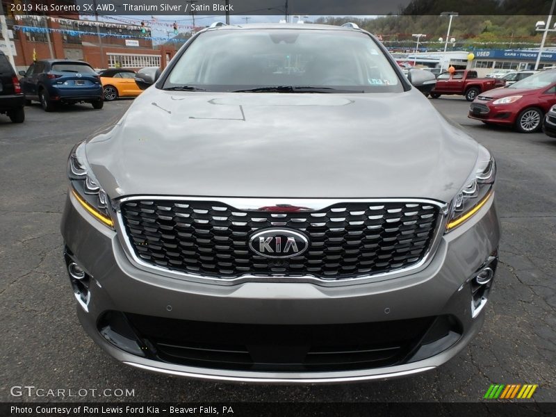 Titanium Silver / Satin Black 2019 Kia Sorento SX AWD