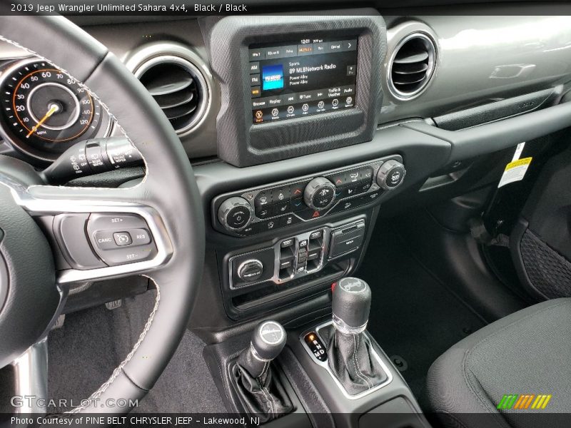 Black / Black 2019 Jeep Wrangler Unlimited Sahara 4x4