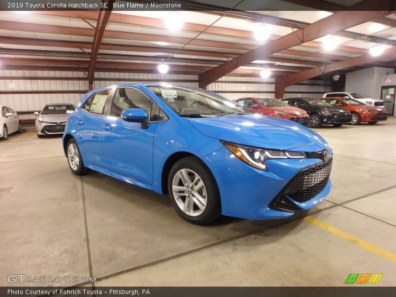 Blue Flame / Moonstone 2019 Toyota Corolla Hatchback SE