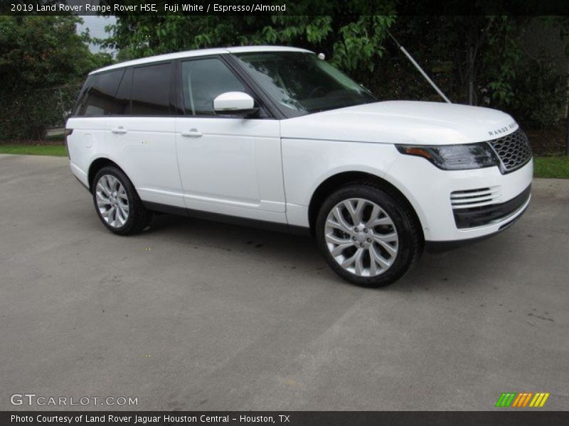 Fuji White / Espresso/Almond 2019 Land Rover Range Rover HSE