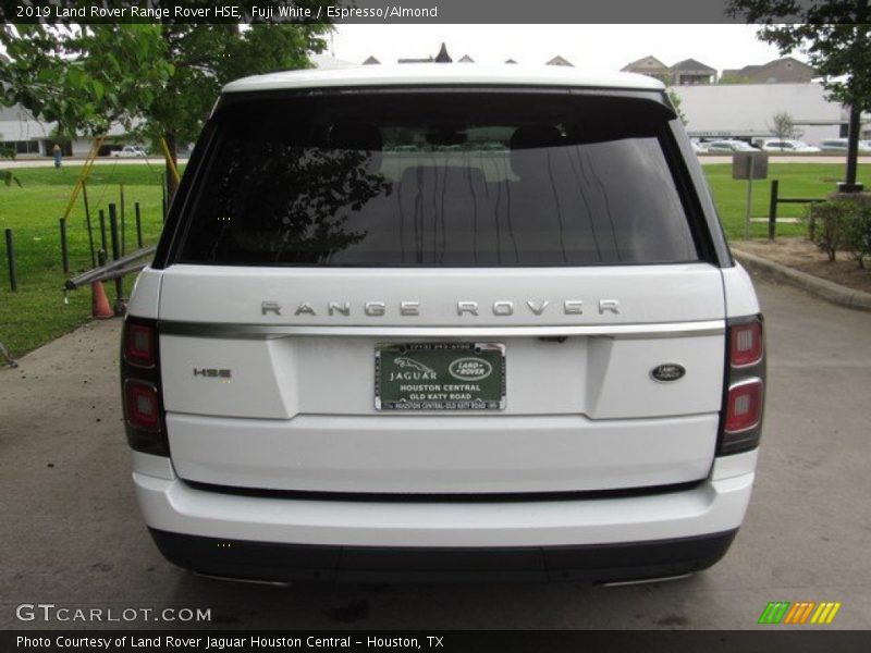 Fuji White / Espresso/Almond 2019 Land Rover Range Rover HSE