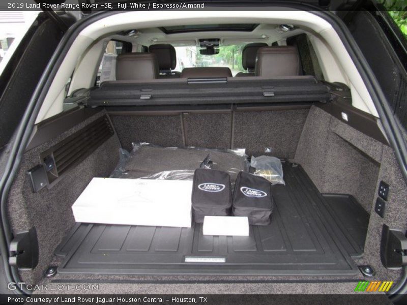 Fuji White / Espresso/Almond 2019 Land Rover Range Rover HSE