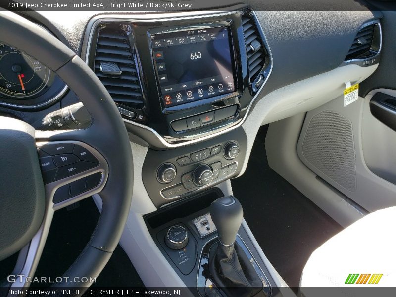 Bright White / Black/Ski Grey 2019 Jeep Cherokee Limited 4x4