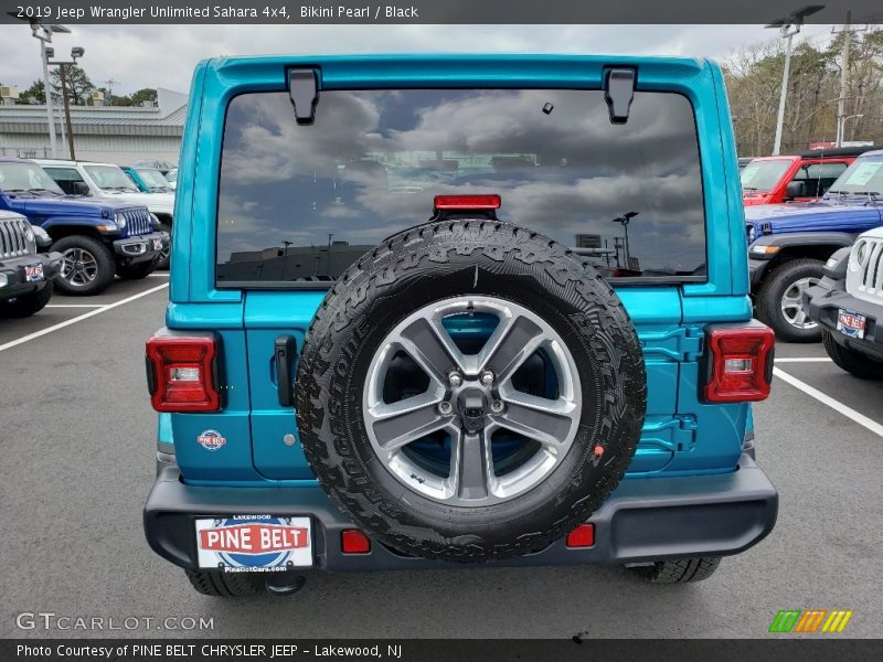 Bikini Pearl / Black 2019 Jeep Wrangler Unlimited Sahara 4x4
