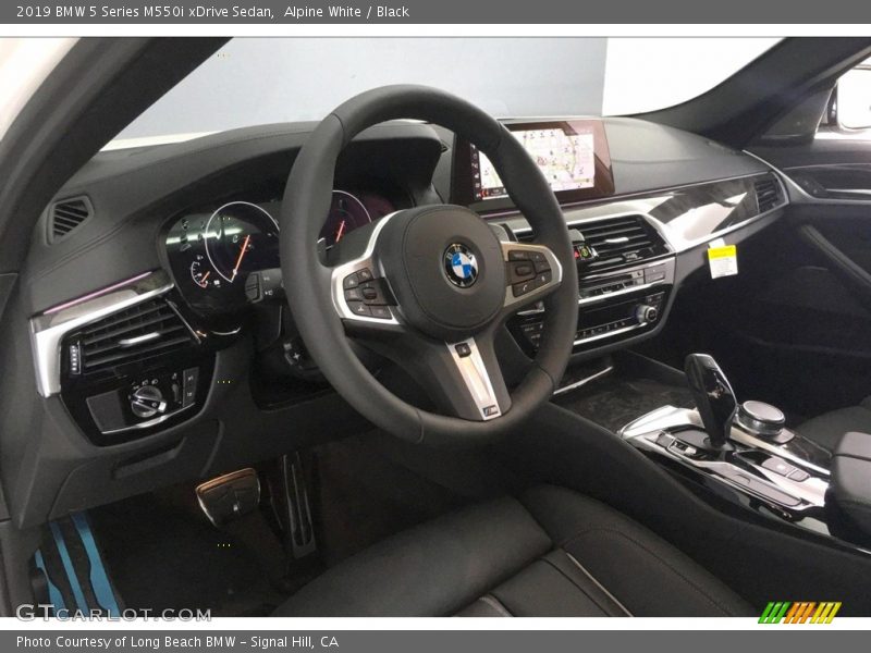 Alpine White / Black 2019 BMW 5 Series M550i xDrive Sedan