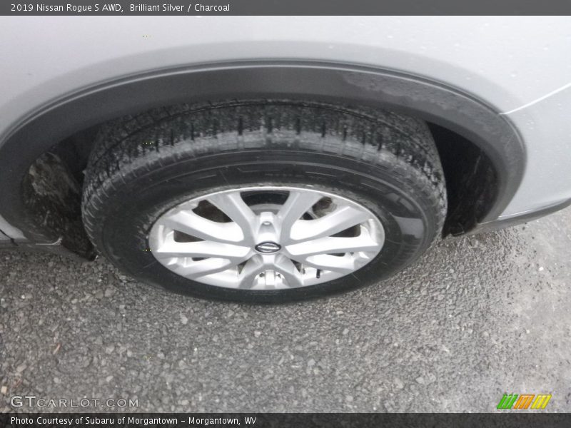 Brilliant Silver / Charcoal 2019 Nissan Rogue S AWD