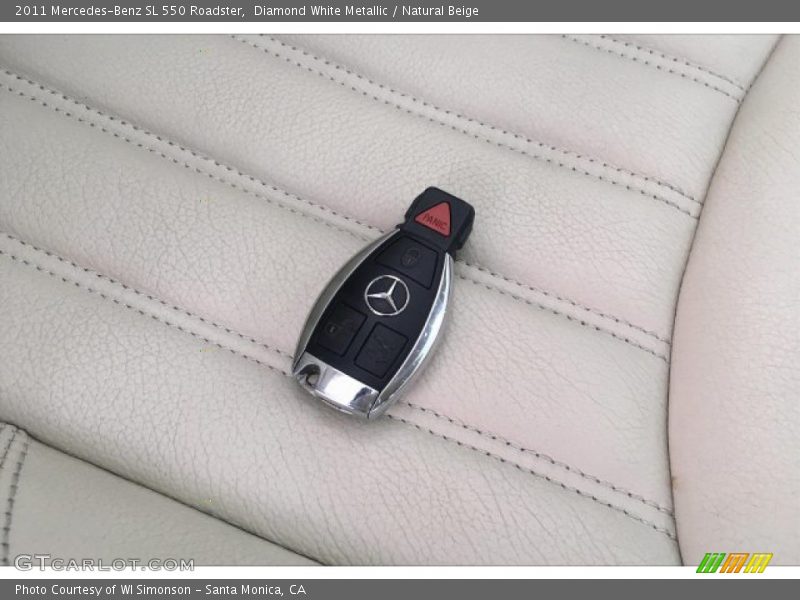 Diamond White Metallic / Natural Beige 2011 Mercedes-Benz SL 550 Roadster