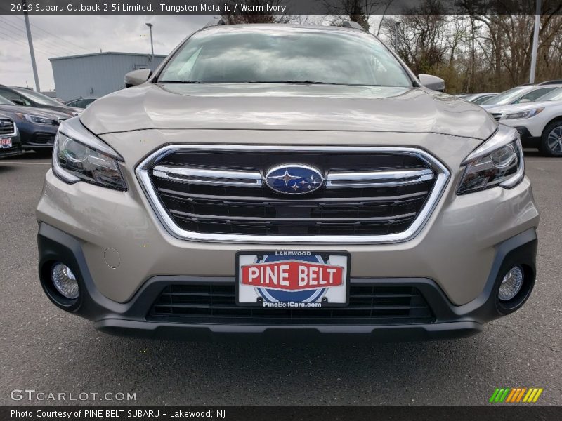 Tungsten Metallic / Warm Ivory 2019 Subaru Outback 2.5i Limited
