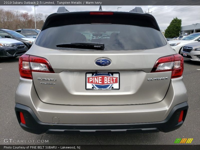 Tungsten Metallic / Warm Ivory 2019 Subaru Outback 2.5i Limited