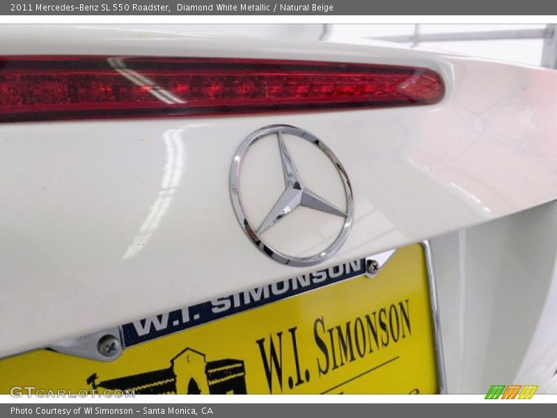 Diamond White Metallic / Natural Beige 2011 Mercedes-Benz SL 550 Roadster