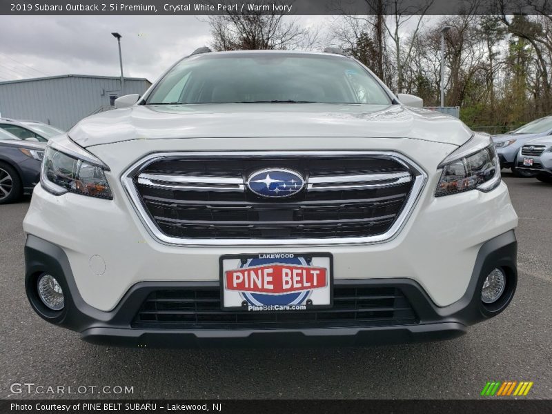 Crystal White Pearl / Warm Ivory 2019 Subaru Outback 2.5i Premium