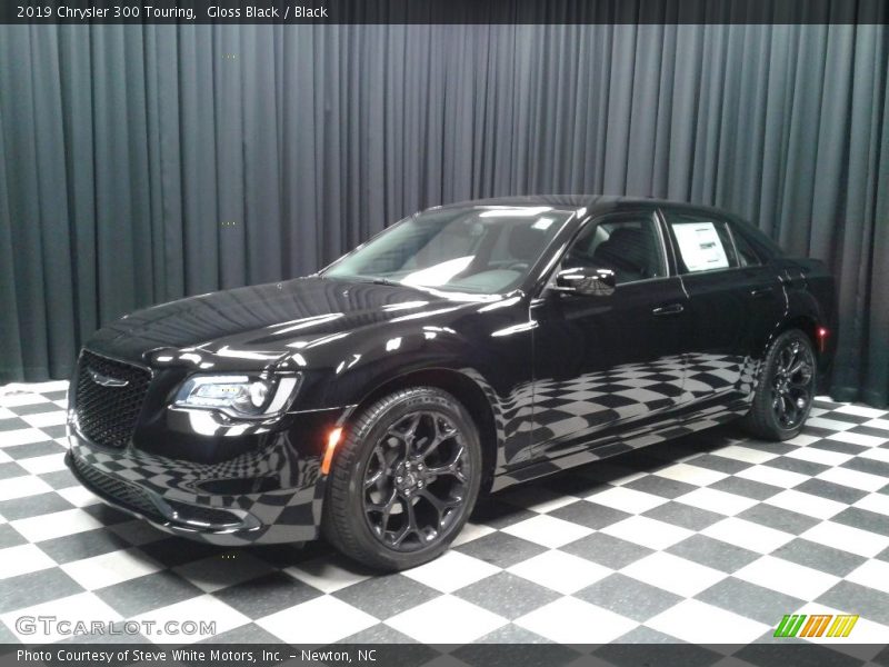 Gloss Black / Black 2019 Chrysler 300 Touring