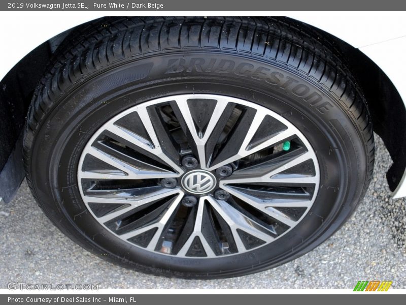 Pure White / Dark Beige 2019 Volkswagen Jetta SEL