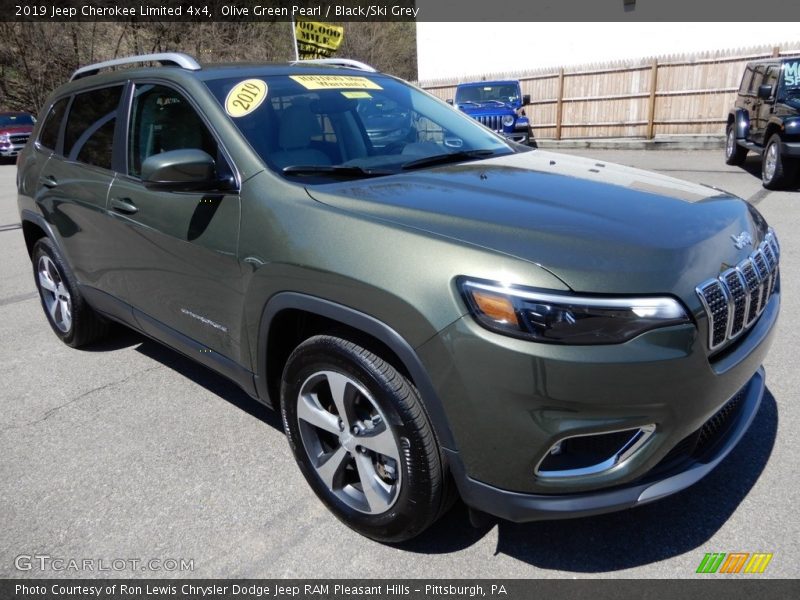 Olive Green Pearl / Black/Ski Grey 2019 Jeep Cherokee Limited 4x4