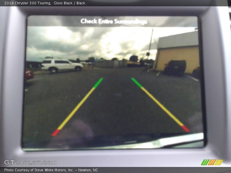 Gloss Black / Black 2019 Chrysler 300 Touring