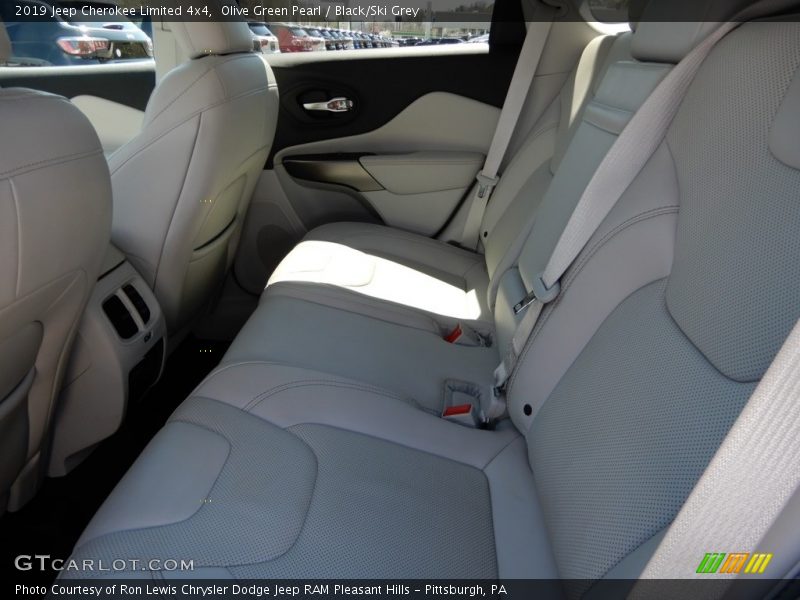 Olive Green Pearl / Black/Ski Grey 2019 Jeep Cherokee Limited 4x4