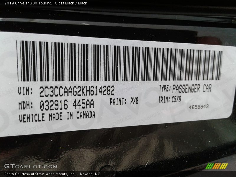 Gloss Black / Black 2019 Chrysler 300 Touring