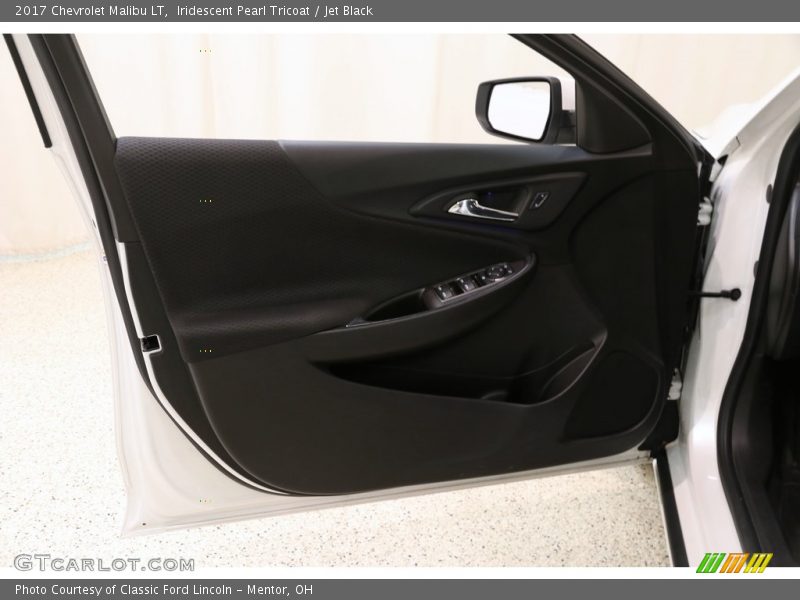 Iridescent Pearl Tricoat / Jet Black 2017 Chevrolet Malibu LT