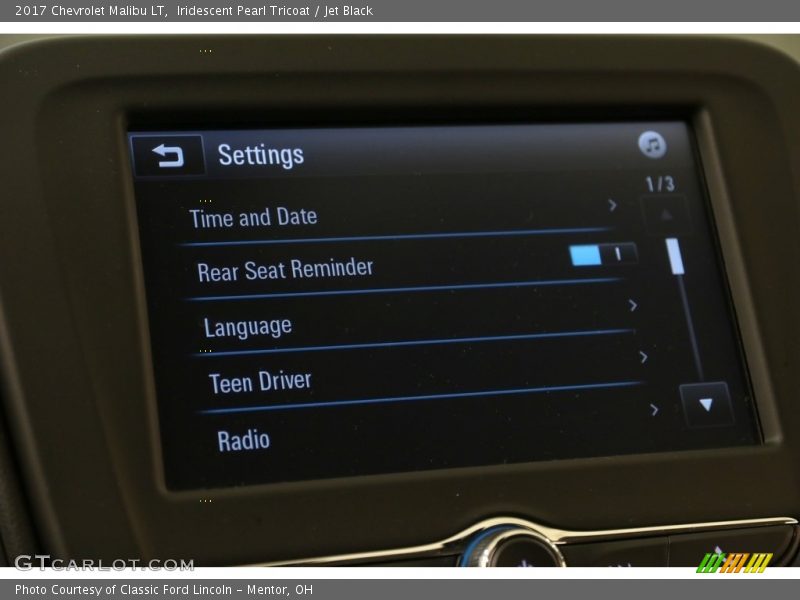 Iridescent Pearl Tricoat / Jet Black 2017 Chevrolet Malibu LT