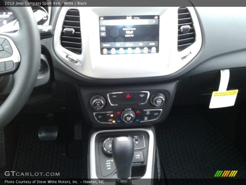 White / Black 2019 Jeep Compass Sport 4x4