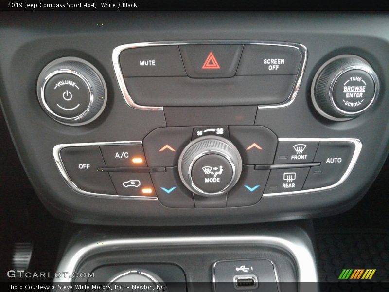 White / Black 2019 Jeep Compass Sport 4x4