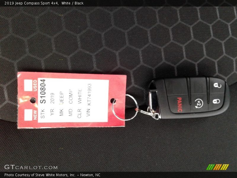 White / Black 2019 Jeep Compass Sport 4x4