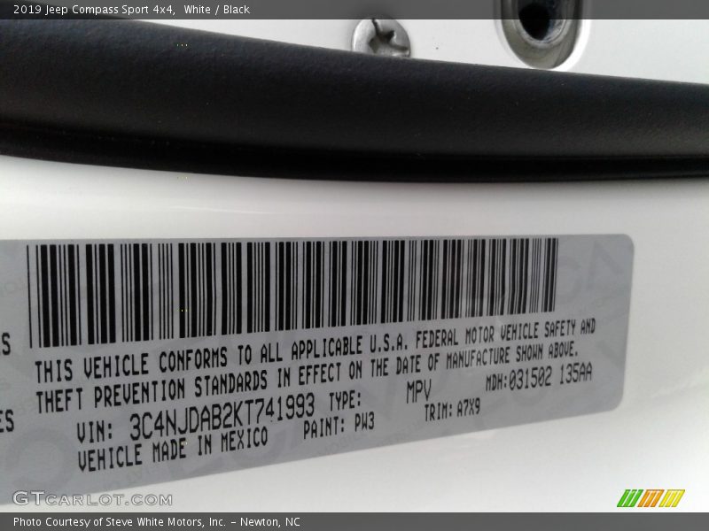 White / Black 2019 Jeep Compass Sport 4x4
