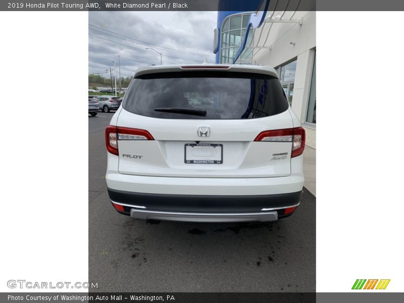 White Diamond Pearl / Black 2019 Honda Pilot Touring AWD