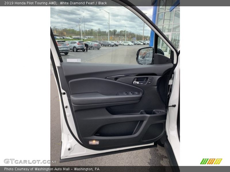 White Diamond Pearl / Black 2019 Honda Pilot Touring AWD