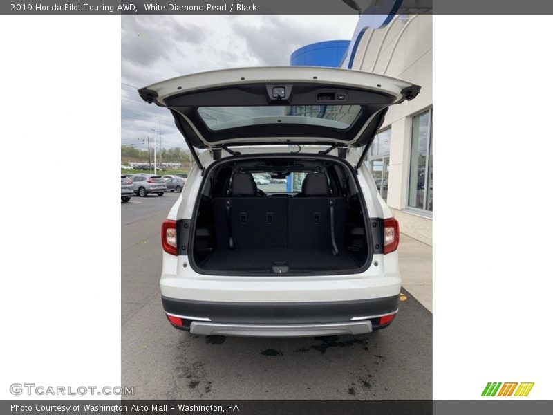White Diamond Pearl / Black 2019 Honda Pilot Touring AWD