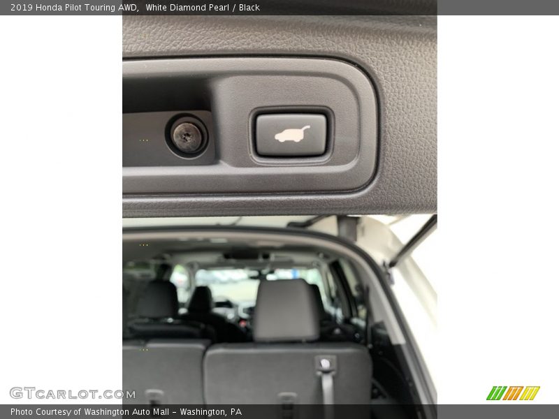 White Diamond Pearl / Black 2019 Honda Pilot Touring AWD