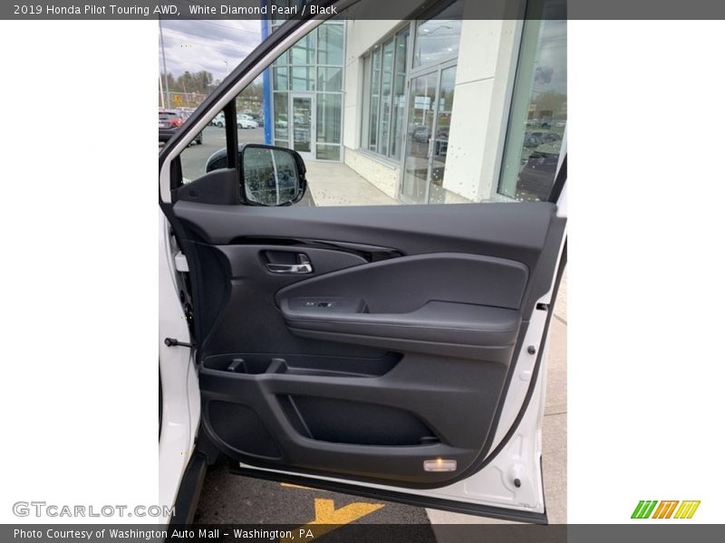 White Diamond Pearl / Black 2019 Honda Pilot Touring AWD