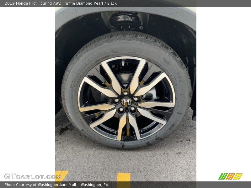 White Diamond Pearl / Black 2019 Honda Pilot Touring AWD