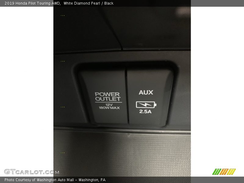 White Diamond Pearl / Black 2019 Honda Pilot Touring AWD