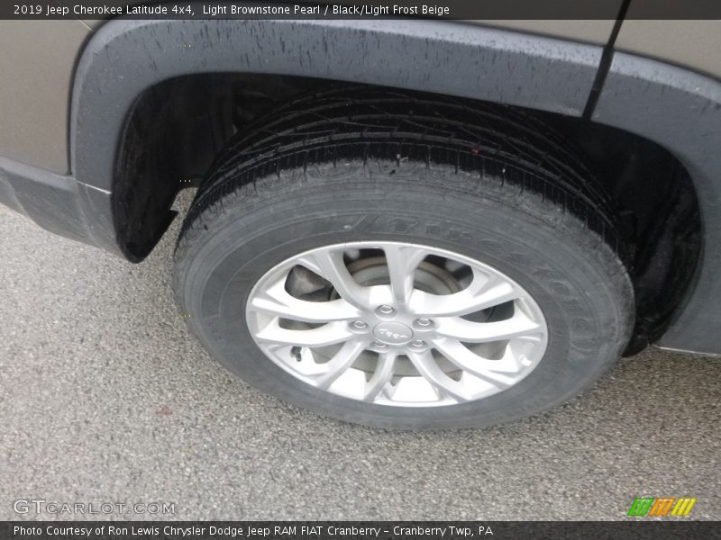 Light Brownstone Pearl / Black/Light Frost Beige 2019 Jeep Cherokee Latitude 4x4