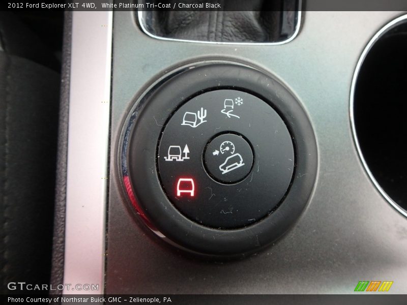White Platinum Tri-Coat / Charcoal Black 2012 Ford Explorer XLT 4WD