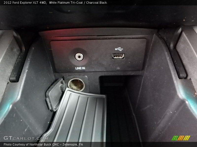 White Platinum Tri-Coat / Charcoal Black 2012 Ford Explorer XLT 4WD