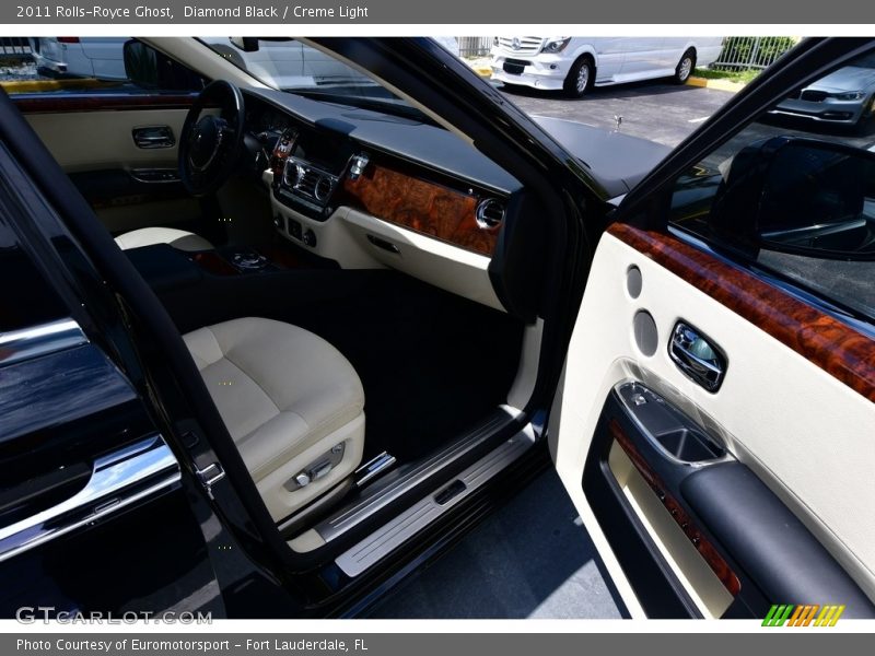 Diamond Black / Creme Light 2011 Rolls-Royce Ghost