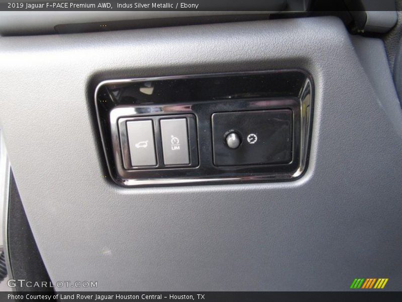 Indus Silver Metallic / Ebony 2019 Jaguar F-PACE Premium AWD