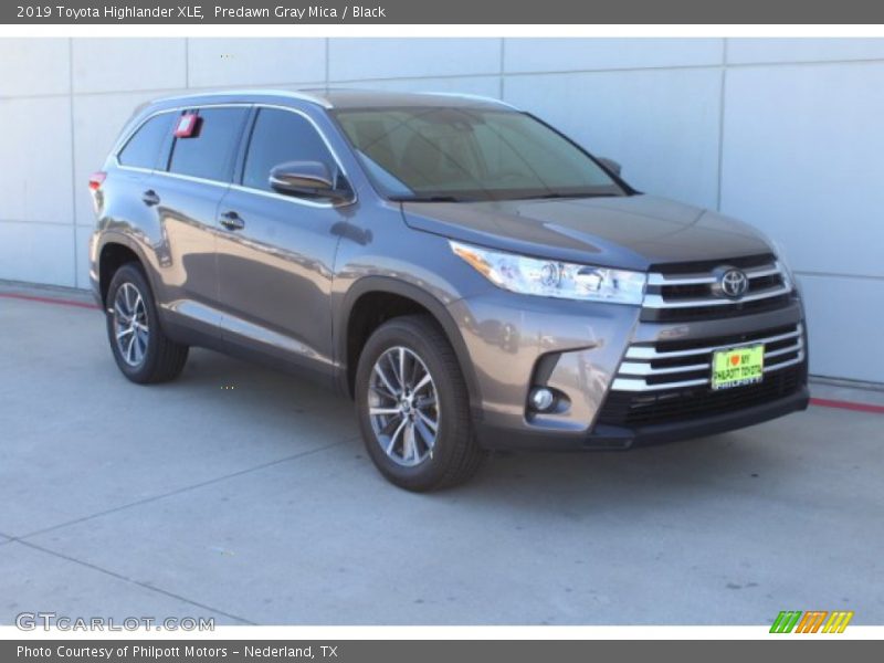 Predawn Gray Mica / Black 2019 Toyota Highlander XLE