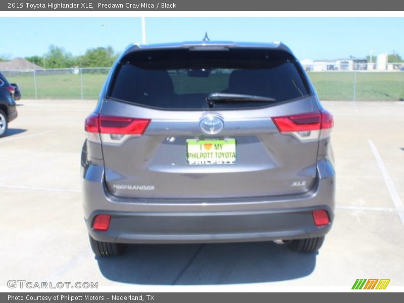 Predawn Gray Mica / Black 2019 Toyota Highlander XLE