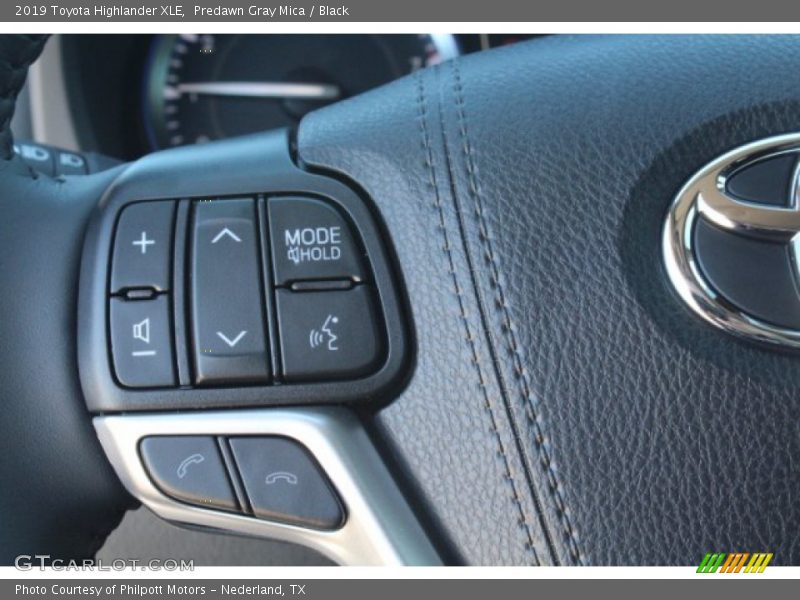Predawn Gray Mica / Black 2019 Toyota Highlander XLE