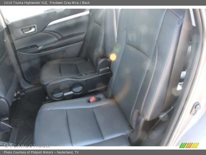 Predawn Gray Mica / Black 2019 Toyota Highlander XLE