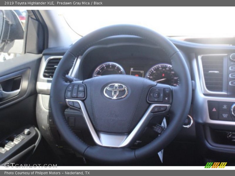 Predawn Gray Mica / Black 2019 Toyota Highlander XLE