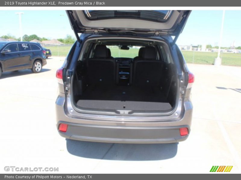 Predawn Gray Mica / Black 2019 Toyota Highlander XLE