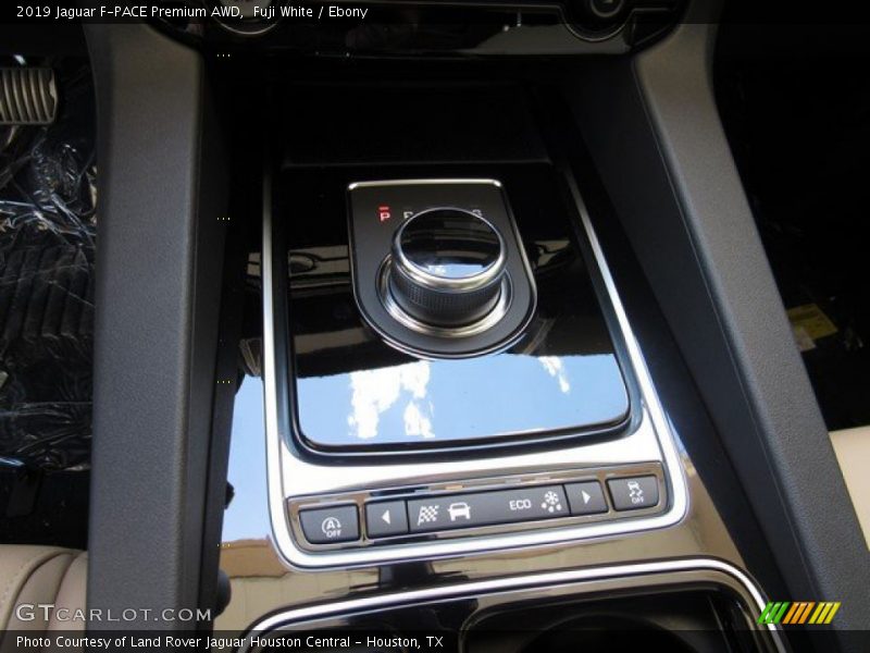 Fuji White / Ebony 2019 Jaguar F-PACE Premium AWD