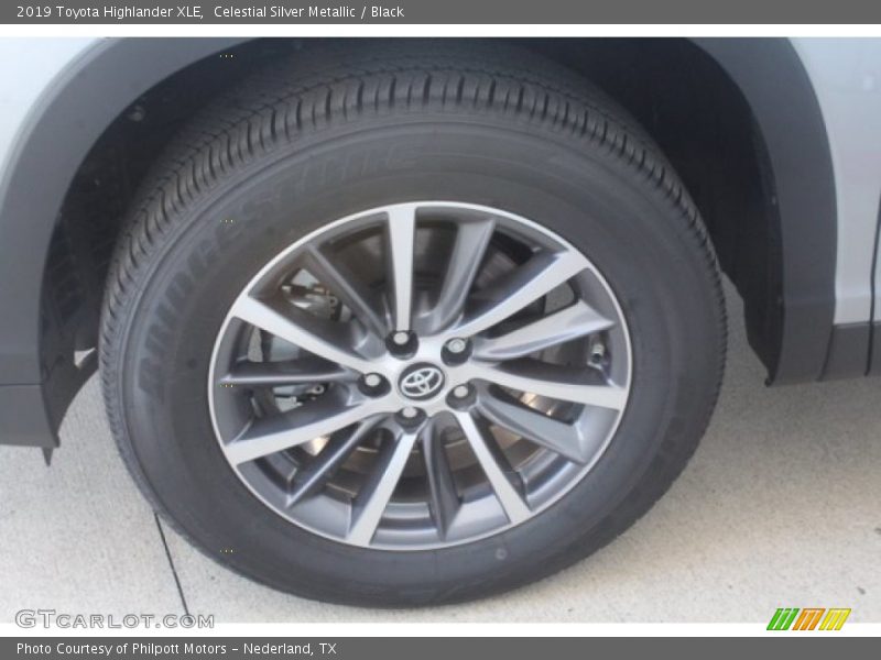 Celestial Silver Metallic / Black 2019 Toyota Highlander XLE