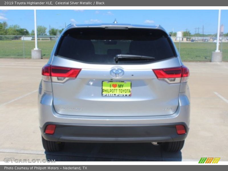 Celestial Silver Metallic / Black 2019 Toyota Highlander XLE
