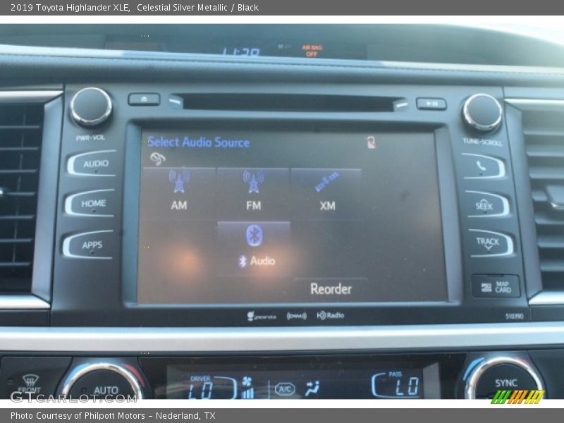 Celestial Silver Metallic / Black 2019 Toyota Highlander XLE