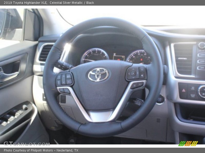 Celestial Silver Metallic / Black 2019 Toyota Highlander XLE